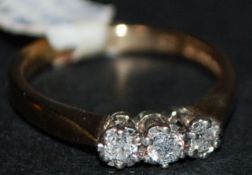 9ct gold 3 stone diamond ring .25ct