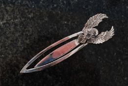 A 20th century 925 white metal silver bookmark with a white metal bird to top. Weight 9 grams