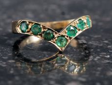10ct gold emerald ring in the wishbone s