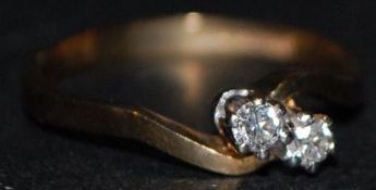 9ct gold diamond crossover ring Size Wei