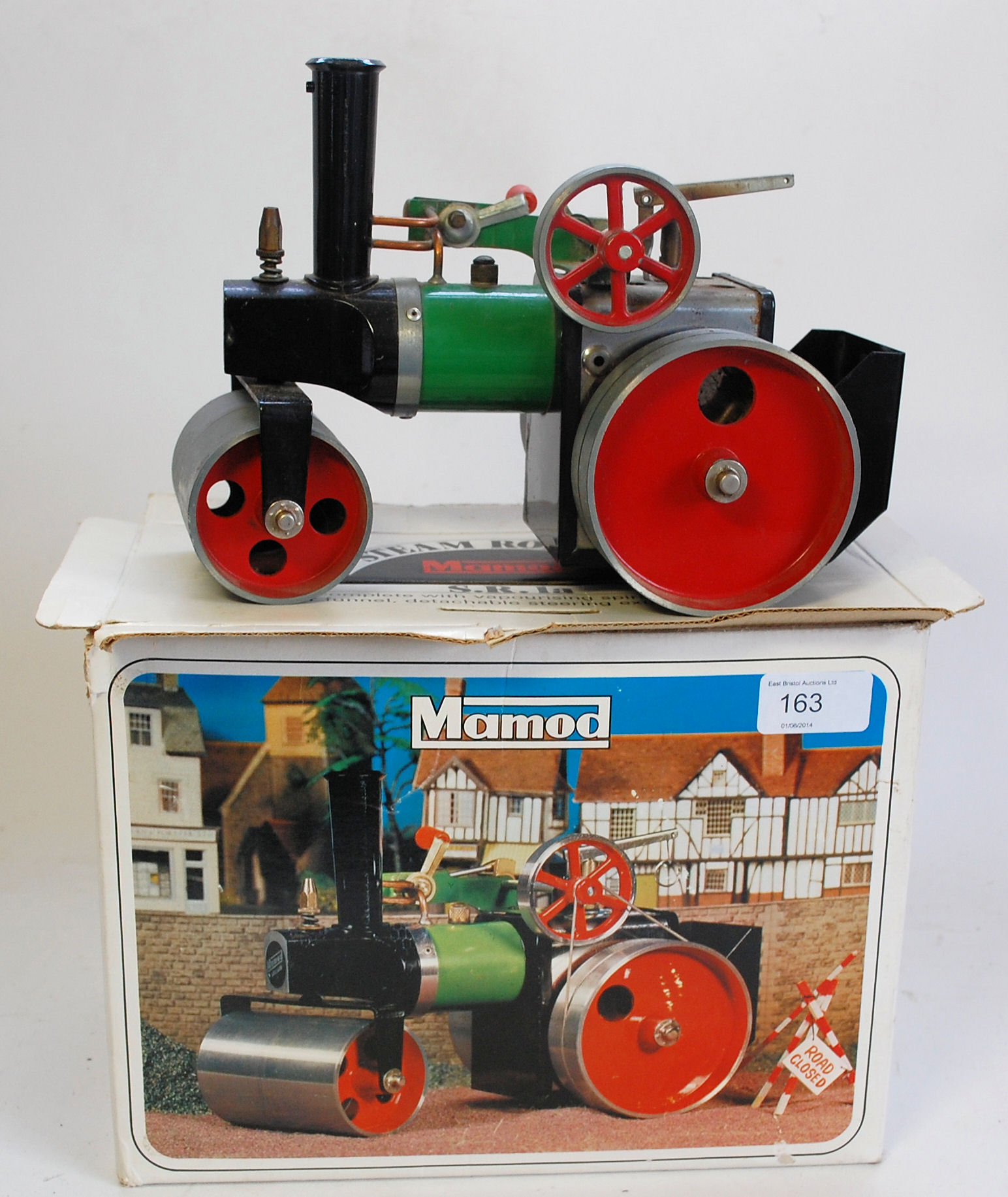 A Live Steam Mamod SR1A traction engine, in original box.