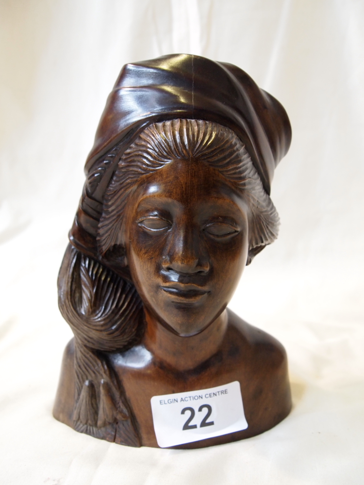 Sale Item:    CARVED HEAD (AF)   Vat Status:   No Vat   Buyers Premium:  This lot is subject to a