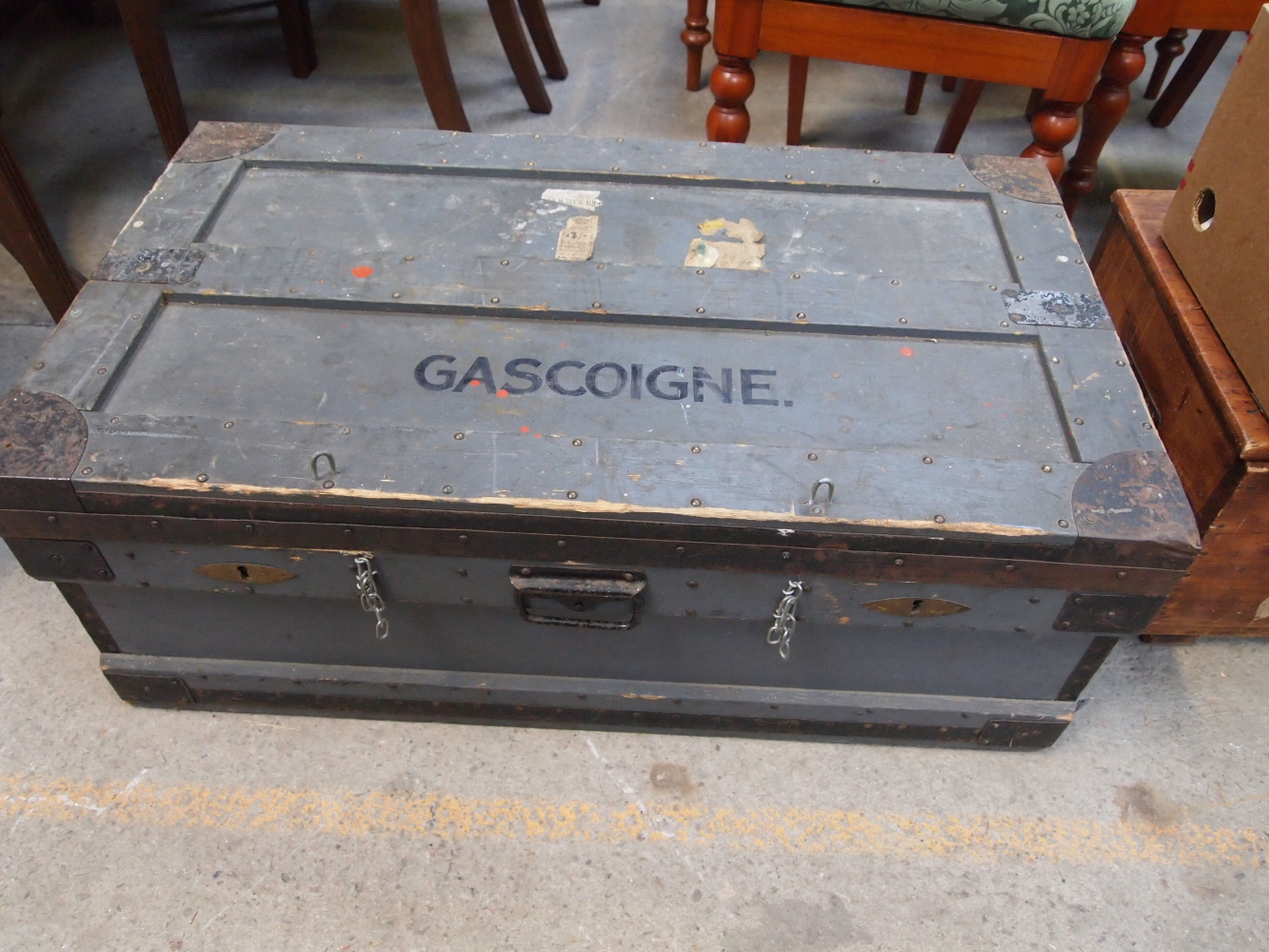 Sale Item:    LARGE TRUNK   Vat Status:   No Vat   Buyers Premium:  This lot is subject to a Buyers