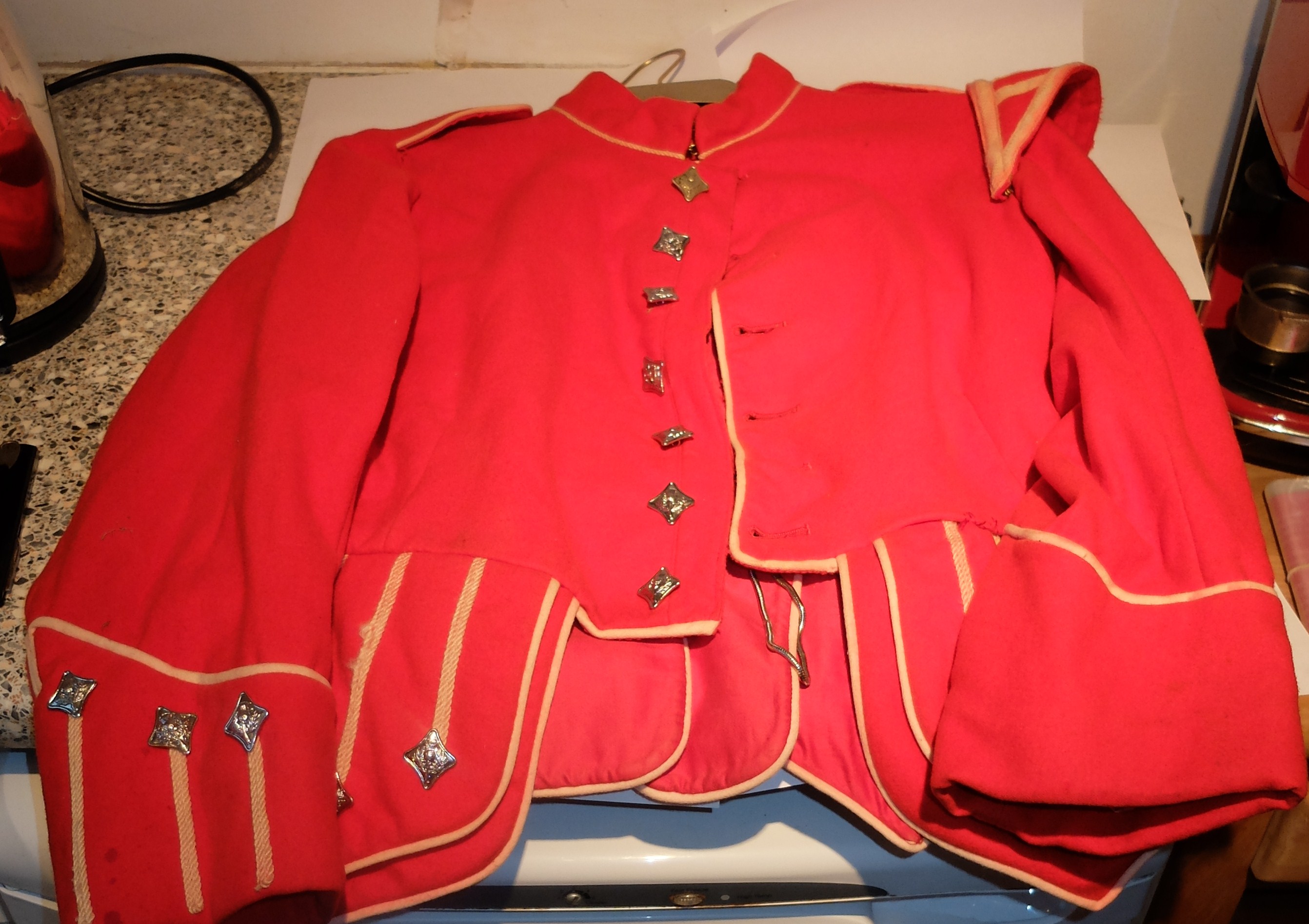Sale Item:    VINTAGE ARMY TUNIC   Vat Status:   No Vat   Buyers Premium:  This lot is subject to a