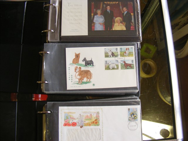 Collections/Mixed carton with 3 cover albums inclu useful GB face value in pres packs