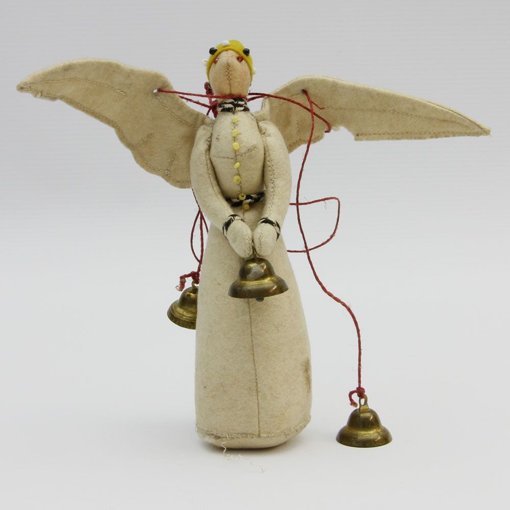 STEIFF(?) hochineressanter Engel als Gehänge, Anfang 20.Jh., Figur aus Filz, Schnur mit Glöckchen.