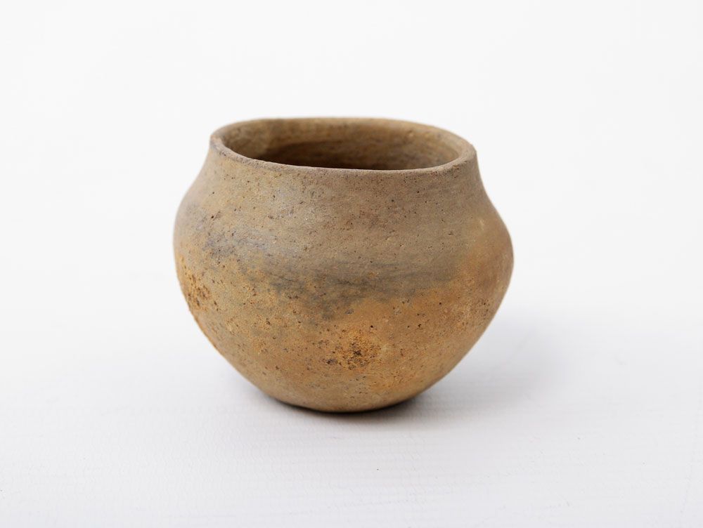 Kleines vasenförmiges Gefäß. BRONZEZEIT etwa 900-500 v.Chr. Gefäß der Lausitzer Kultur, aus einer