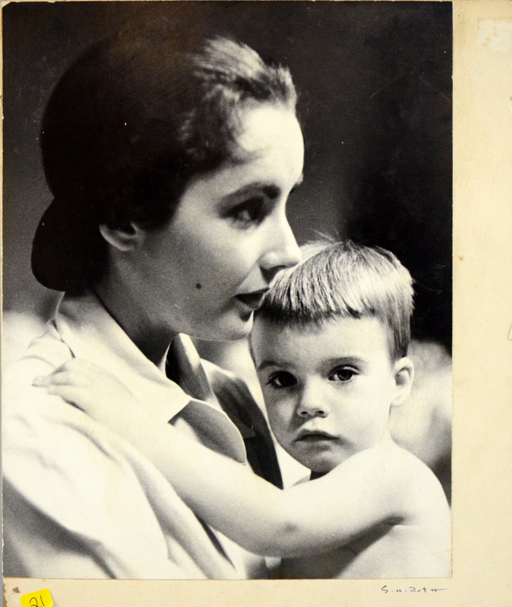 Sanford Roth (1906-62) Silver Gelatin photograph of Elizabeth Taylor & her son Mike Jr on set of The