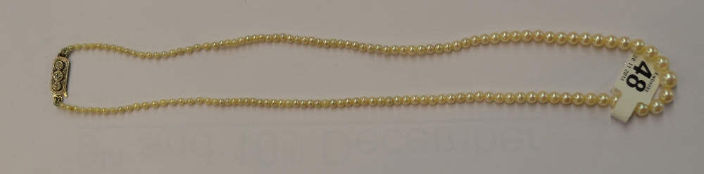 Edwardian pearl necklace with white gold clasp pearls 5.3 -2.2 mm clasp testing as 9ctTotal weight - Image 2 of 4