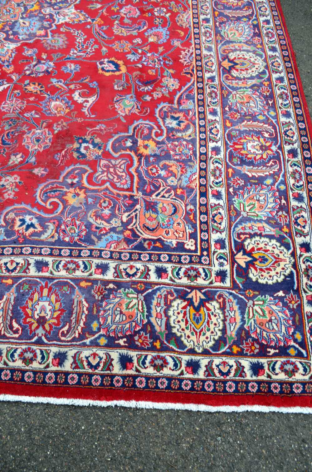Hand woven persian Tabriz carpet, 100% wool, with multi-coloured design - Image 3 of 7