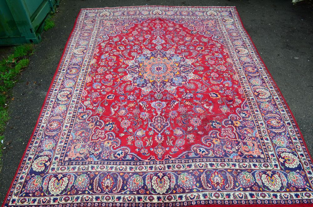 Hand woven persian Tabriz carpet, 100% wool, with multi-coloured design - Image 7 of 7