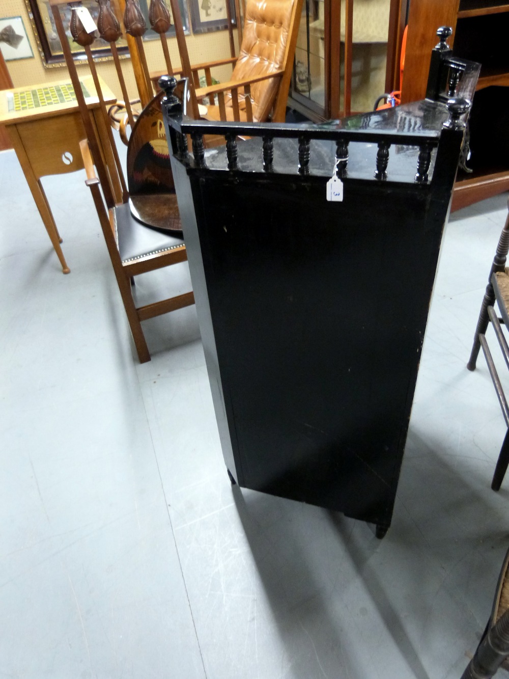 Ebonised corner cupboard in the manner of E. W. Godwin with gilt decorated panels depicting birds - Image 6 of 7