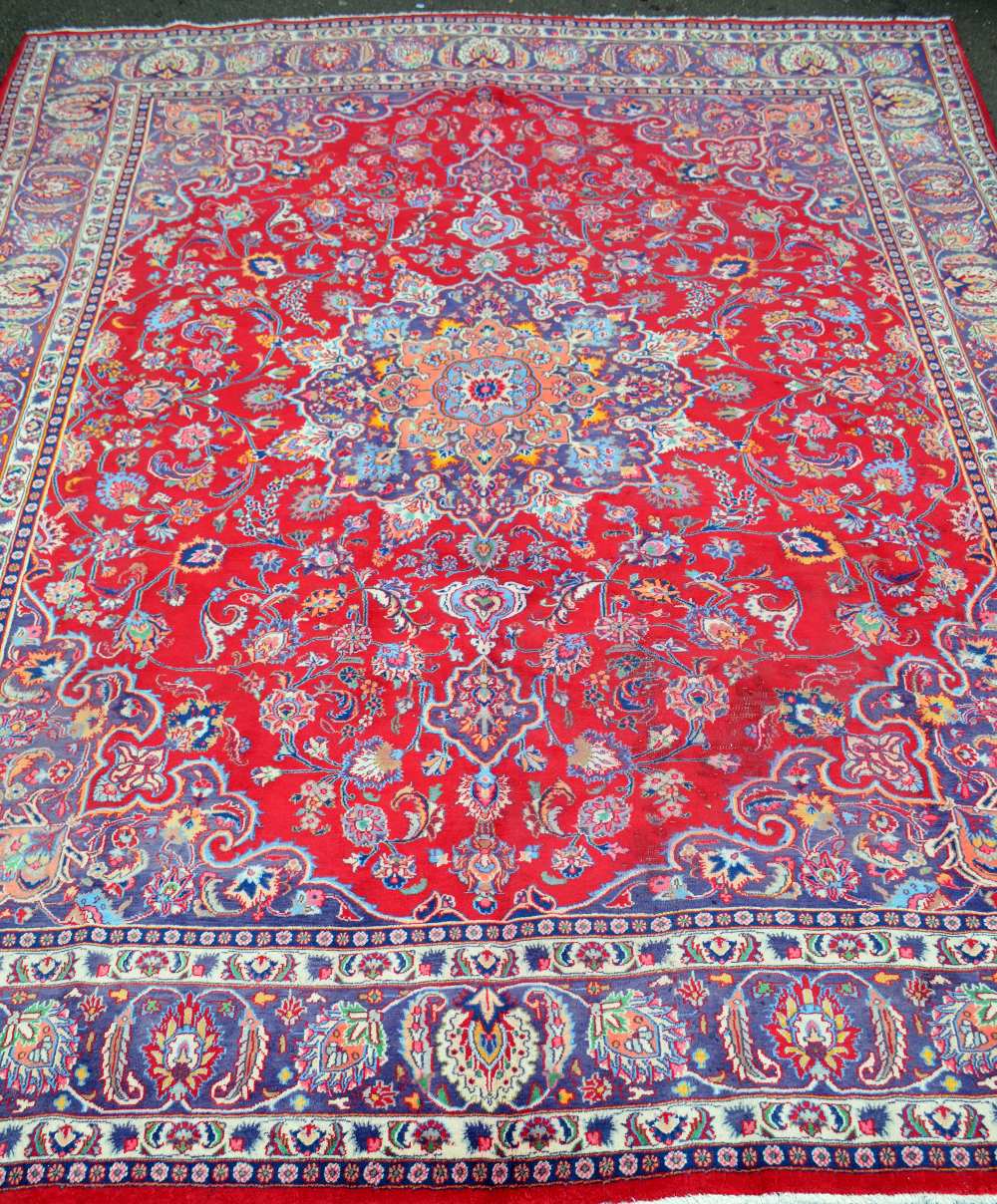 Hand woven persian Tabriz carpet, 100% wool, with multi-coloured design