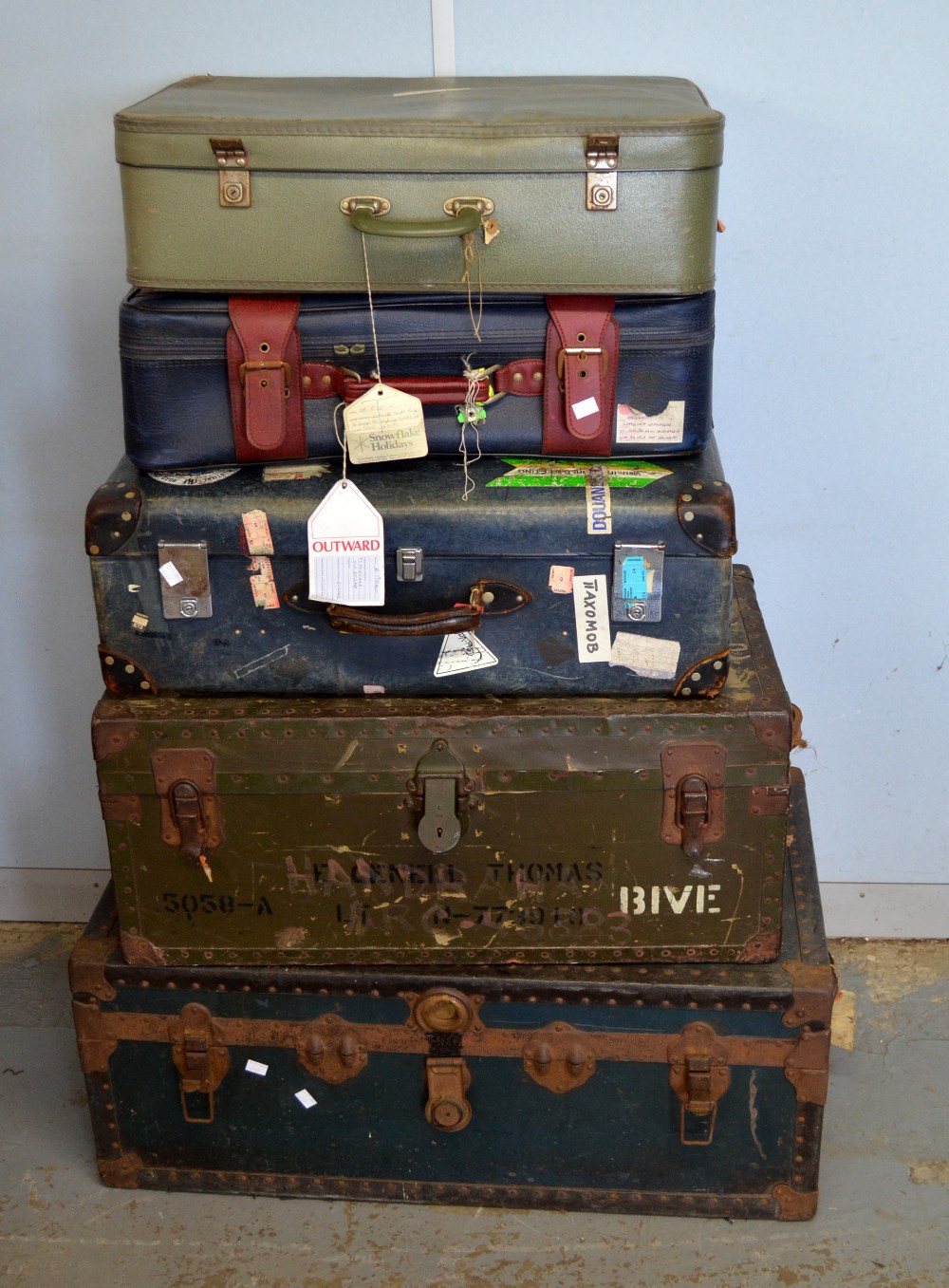 Two trunks and four suitcases