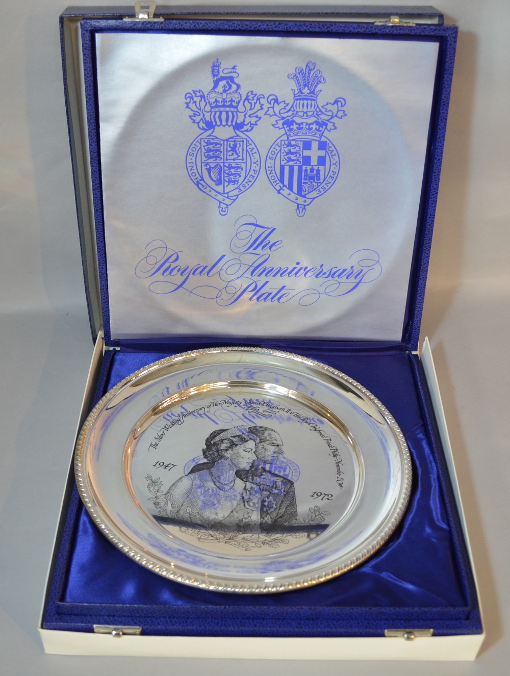 Modern silver commemorative plate for the wedding of Queen Elizabeth & Prince Phillip in