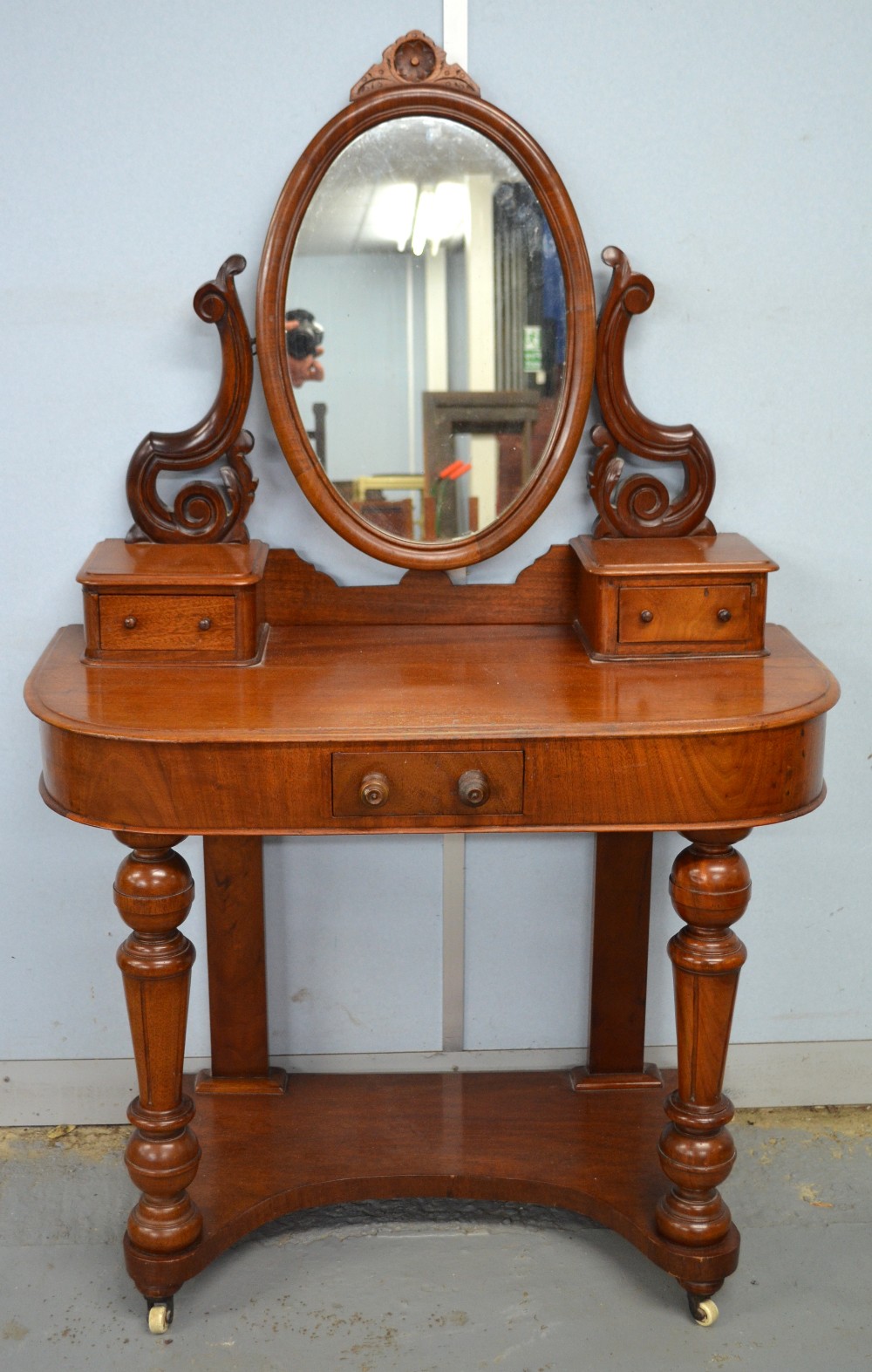 Victorian mahogany Duchess style dressing table