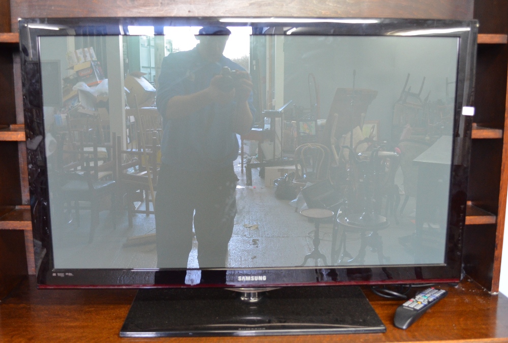 Samsung 42" television From a house clearance, we give no gaurentee of working.