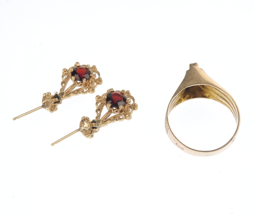 A selection of jewellery. To include a pair of circular-shape red paste ear pendants, a colourless - Image 2 of 4