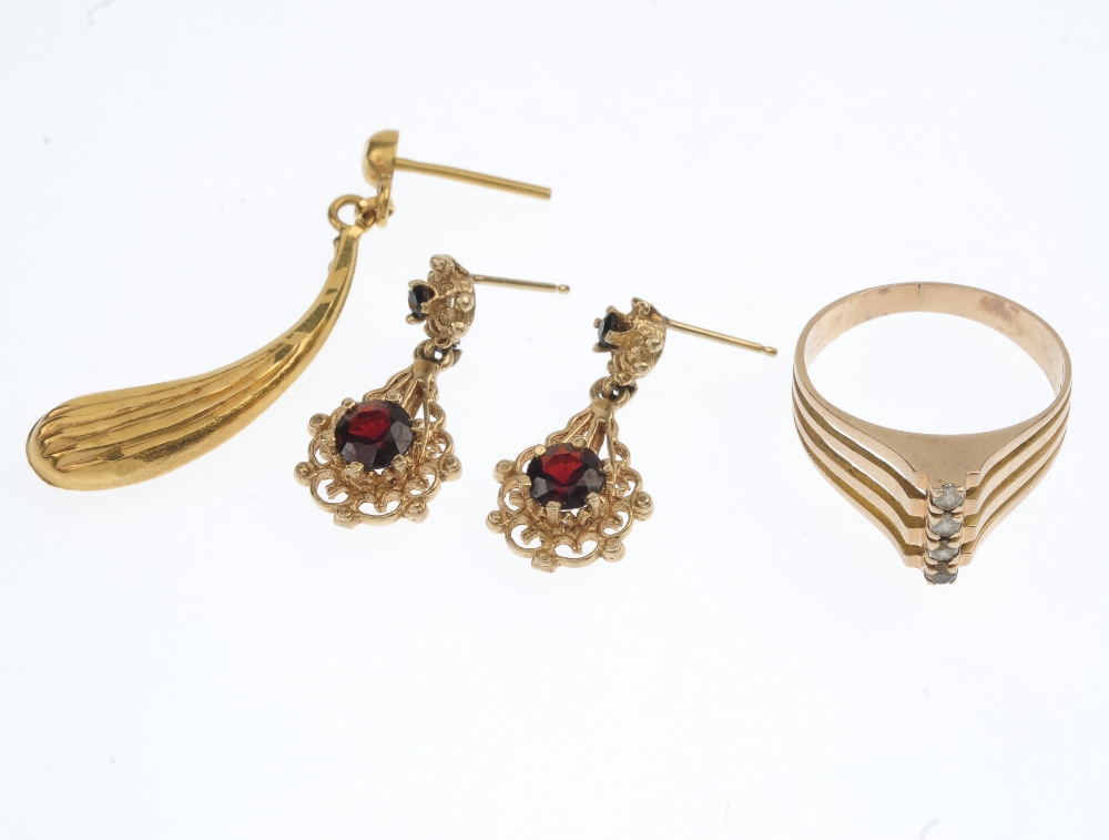 A selection of jewellery. To include a pair of circular-shape red paste ear pendants, a colourless - Image 3 of 4