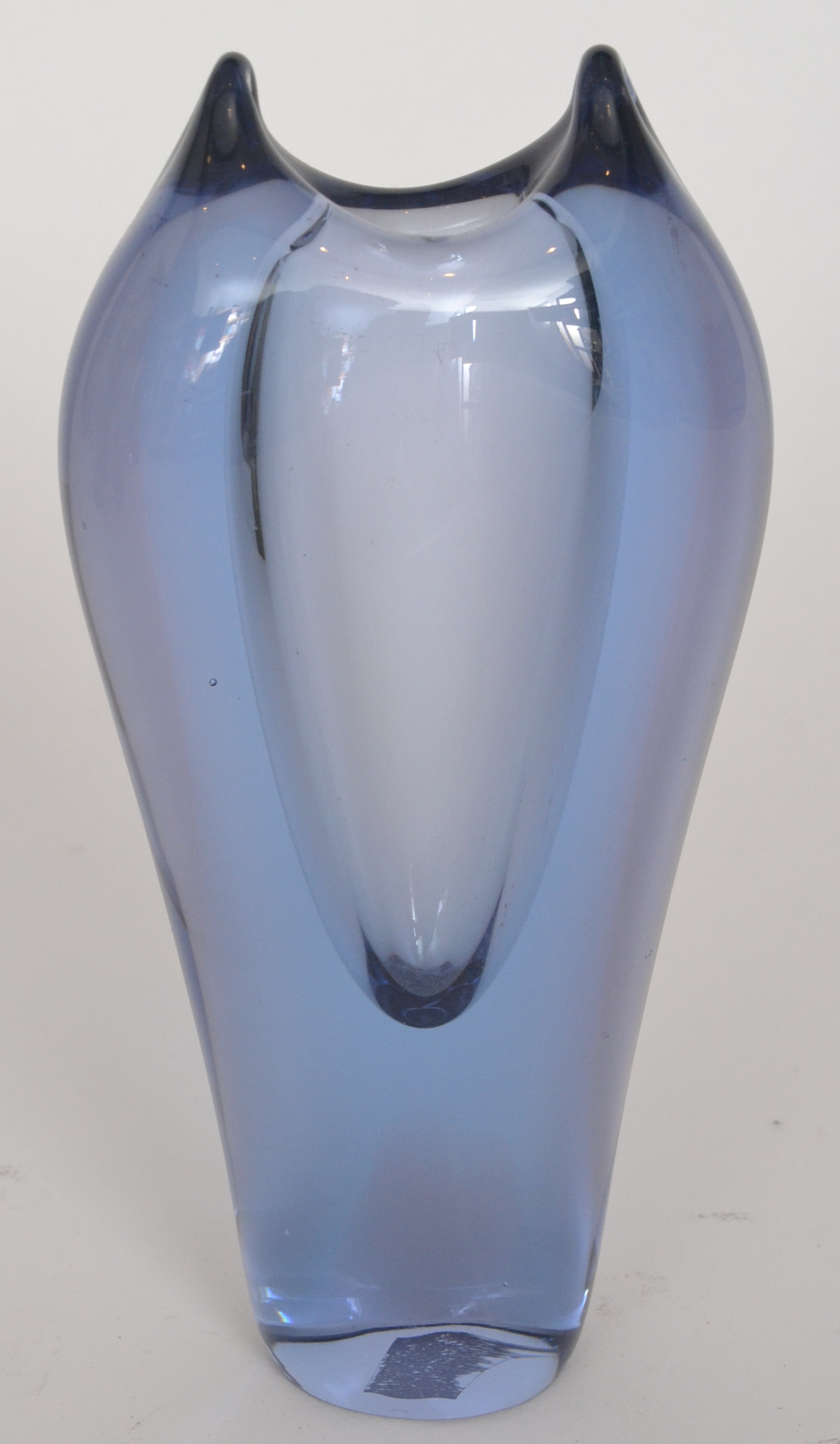 Emanuel Beranek - Skrdlovice Glassworks - A post-war vase of compressed tear form with pulled rim