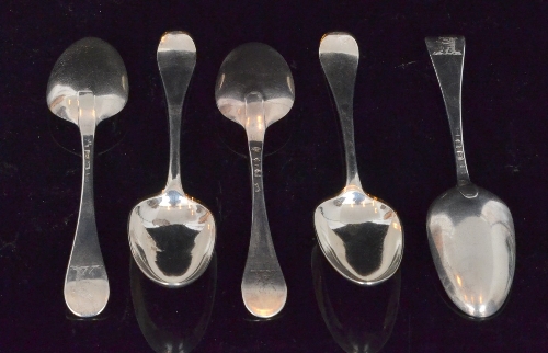 Five Georgian hallmarked silver old English pattern table spoons, total weight 12oz, various dates