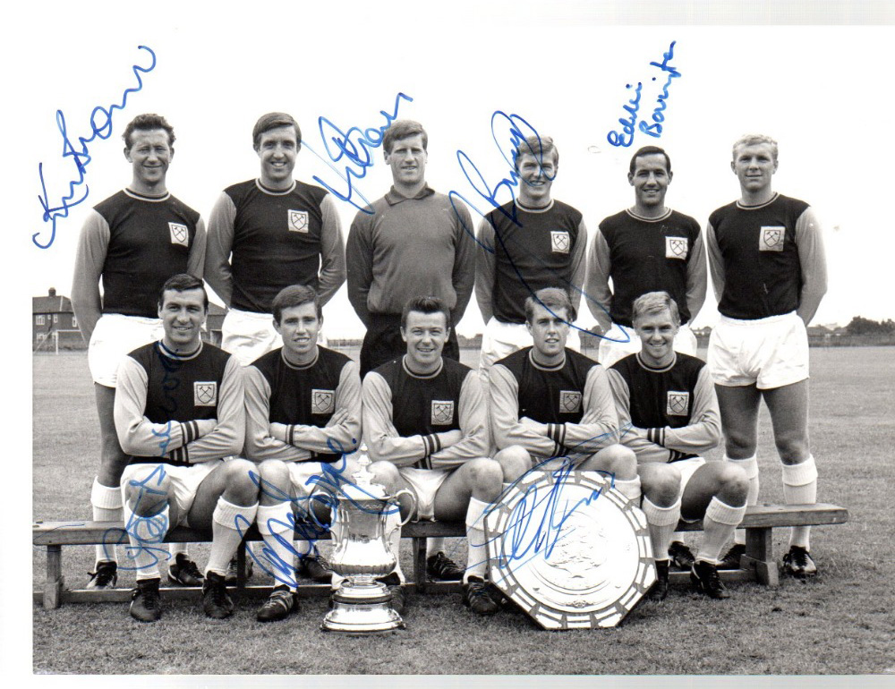 Signed West Ham United Football Picture: 1964 FA Cup and Charity Shield winners photo signed 7 of