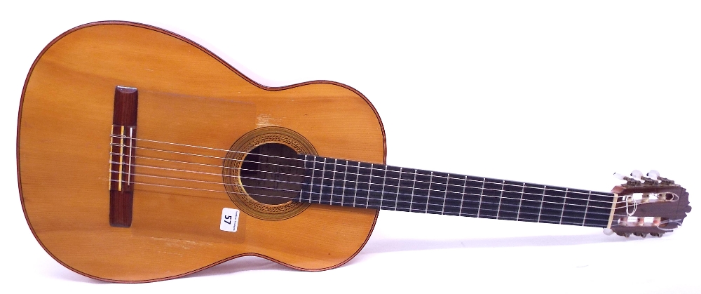 Spanish Flamenco guitar labelled Paulino Bernabe... Cuchilleros, 8, anno 73, Madrid - 12, hard