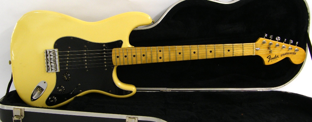 Fender Stratocaster electric guitar, made in USA, circa 1977, ser. no. S774534, blonde finish with