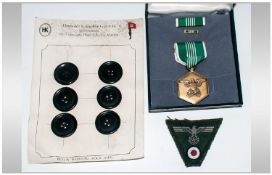 US style Cased Medal Military Merit, Card of 6 German Button, German Army Cap Badge