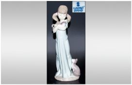 Lladro Figure ` Don`t Forget Me ` Model No.5743. Issued 1991, Height 8.25 Inches. Excellent