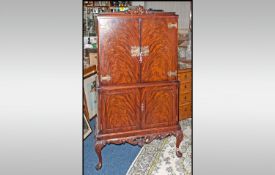 Reproduction Queen Anne Style Mahogany Double Door Cocktail Cabinet with a fitted satinwood interior
