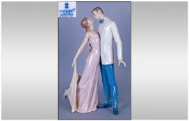 Lladro Figure 'Happy Anniversary' model number 6475, sculpture Jose Puche, Issued 1997. 12.5" in