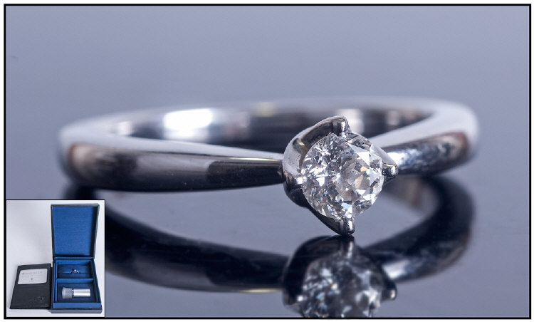 18ct White Gold Excellent Single Stone Diamond Ring, the round brilliant cut diamond of F/G