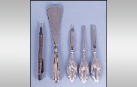 Yard O` Lead Silver Propelling Pencil, Fully Hallmarked. Together with a silver handled shoe horn &