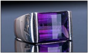 Stunning 18ct White Gold Modern Cut Amethyst Ring. The amethyst Of Excellent colour & clarity. 8.