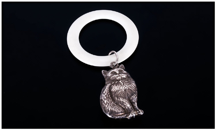 A Late 20th Century Silver Baby`s Rattle In The Form of a Cat. Hallmark Birmingham 1979. 4.25
