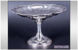 Edwardian - Attractive Silver Pedestal Bowl / Tazza with Shaped and Fluted Bowl, Raised on Circular