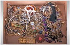 Quantity of Costume Jewellery, a variety of bracelets, necklaces, brooches etc.