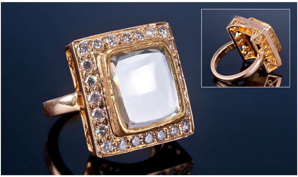 High Carat Gold Diamond Cluster Ring, Set With A Large Rectangular Flat Diamond In A Closed Back - Image 3 of 5