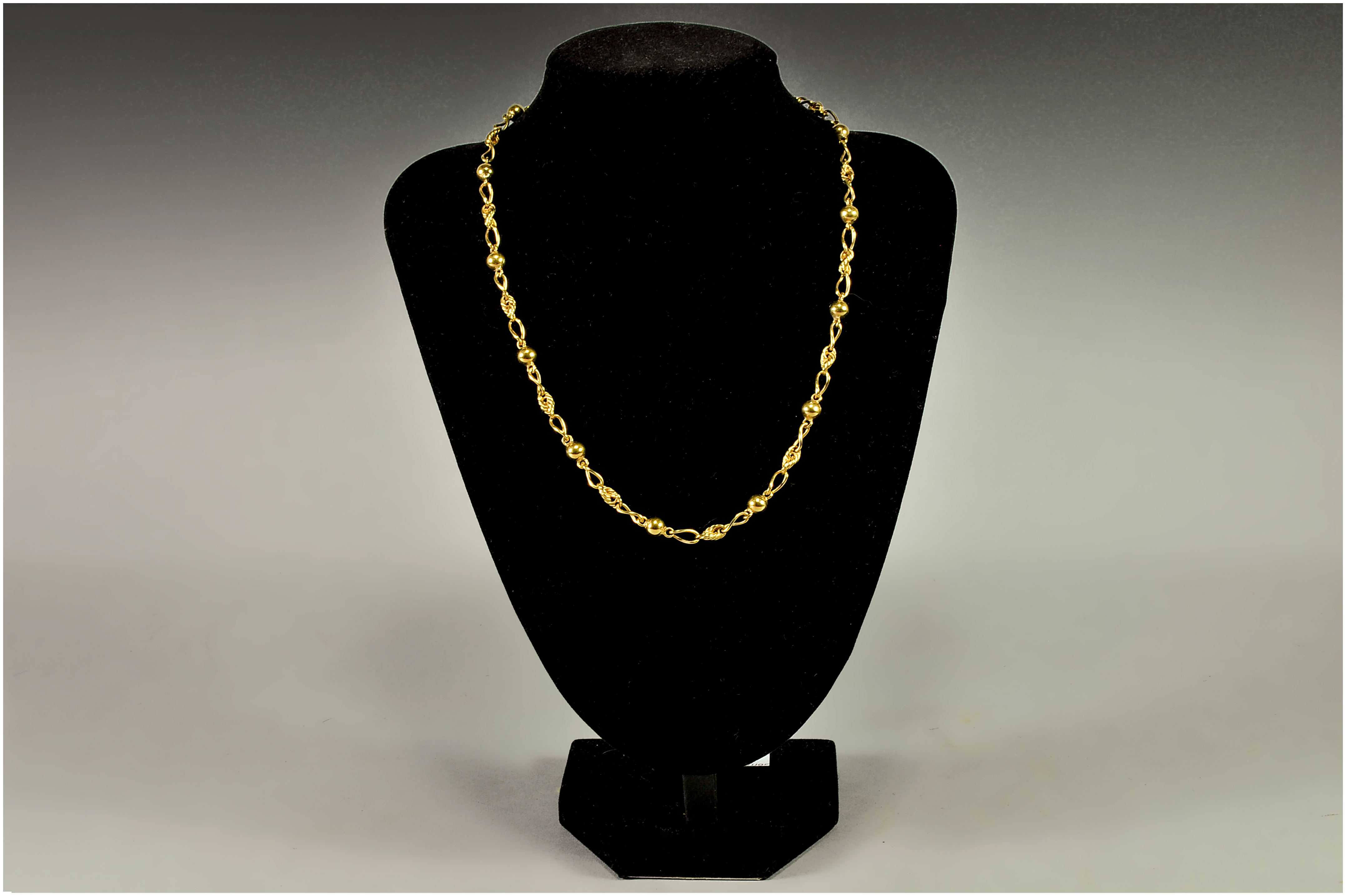 A Fine 9ct Gold Bead and Link Design Necklace. Marked 9.375. 16.2 grams, 18 Inches In Length. - Image 2 of 5