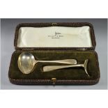 Walker & Hall Silver Christening Set of Spoon and Pusher. Hallmark Sheffield 1935. Boxed. 50.3