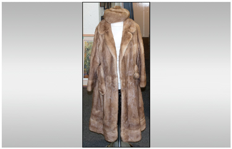 Full Length Blonde Mink Coat, fully lined. Label to inside reads 'Continental Furs of Church St - Image 5 of 5