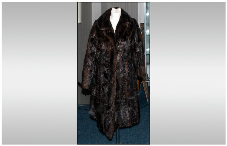Ladies Three Quarter Length Dark Brown Musquash Coat, fully lined. Collar with revers, Cuff sleeves. - Image 5 of 5