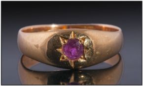 18ct Gold Signet Ring. Star set round cut ruby. Fully hallmarked (rubbed). Circa 1905. Ring size O.