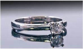 Ladies 9ct White Gold Set Single Stone Diamond Ring. The diamond of good colour and clarity. Est