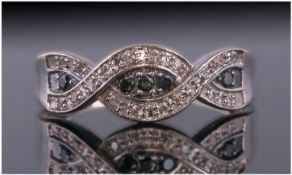 14ct Gold Diamond Ring, Set With Round Cut Black And White Diamonds, Stamped 14ct 585. Ring Size P.