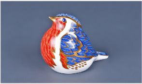 Royal Crown Derby Paperweight ``Robin.`` Gold Stopper. Date 1993. Height 2.75 inches. First quality
