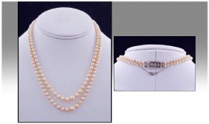 Vintage Good Quality Pearl Necklace, comprising 2 rows of tapering culture pearls with white gold