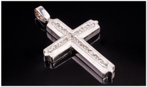 18ct White Gold Set Diamond Cross Pendant, set with 16 small diamonds. 1.5 inches high. 10 grams.