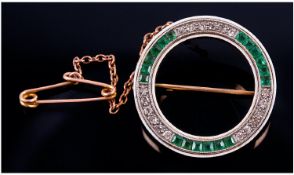 Art Deco 18ct Gold and Platinum Fine Set Circular Emerald and Diamond Brooch, with 18ct gold safety